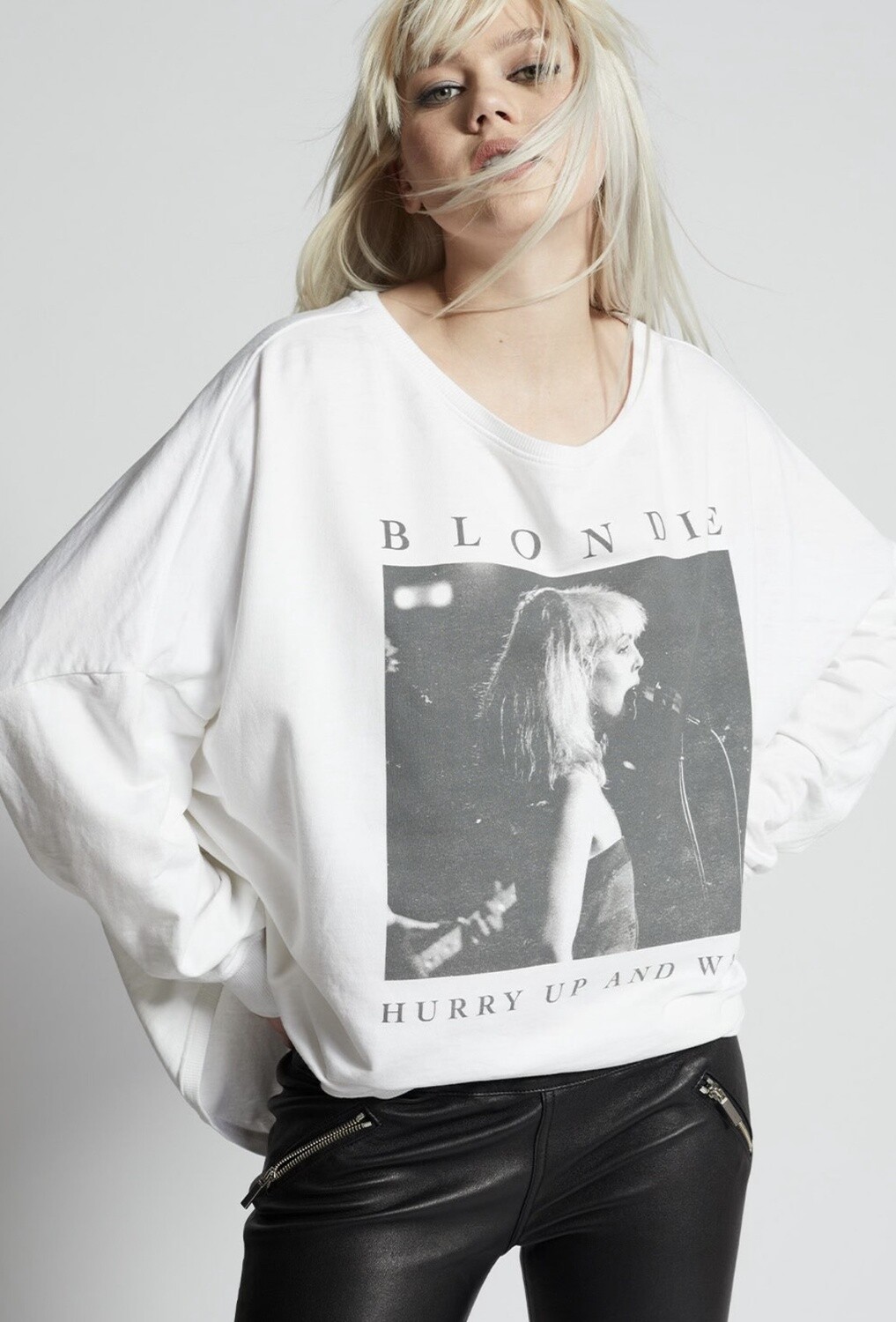 Recycled Karma Blondie o/s ls fleece sweatshirt, color: white, Size: o/s