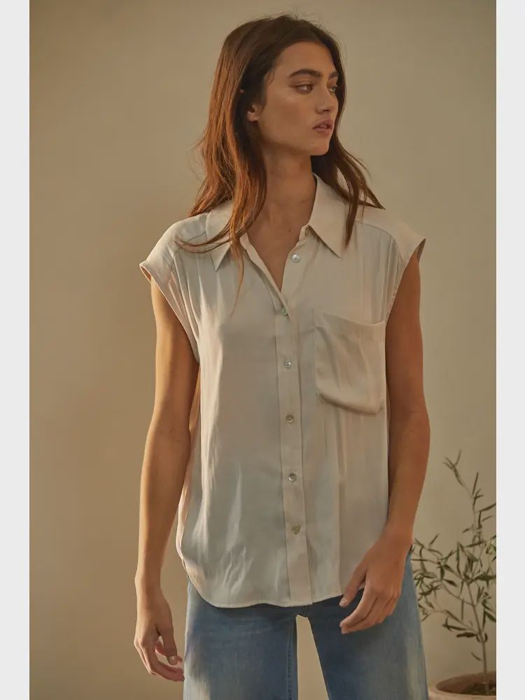 sleeveless collared button up one front pocket BT L6405