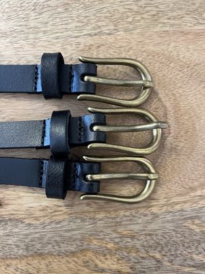black skinny leather belt