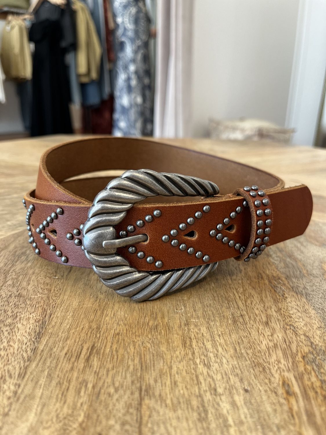 Tan leather w. silver studs belt