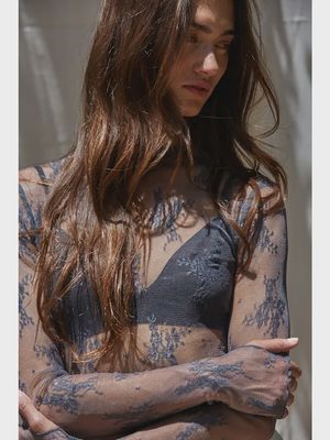 Long sleeve lace shirt