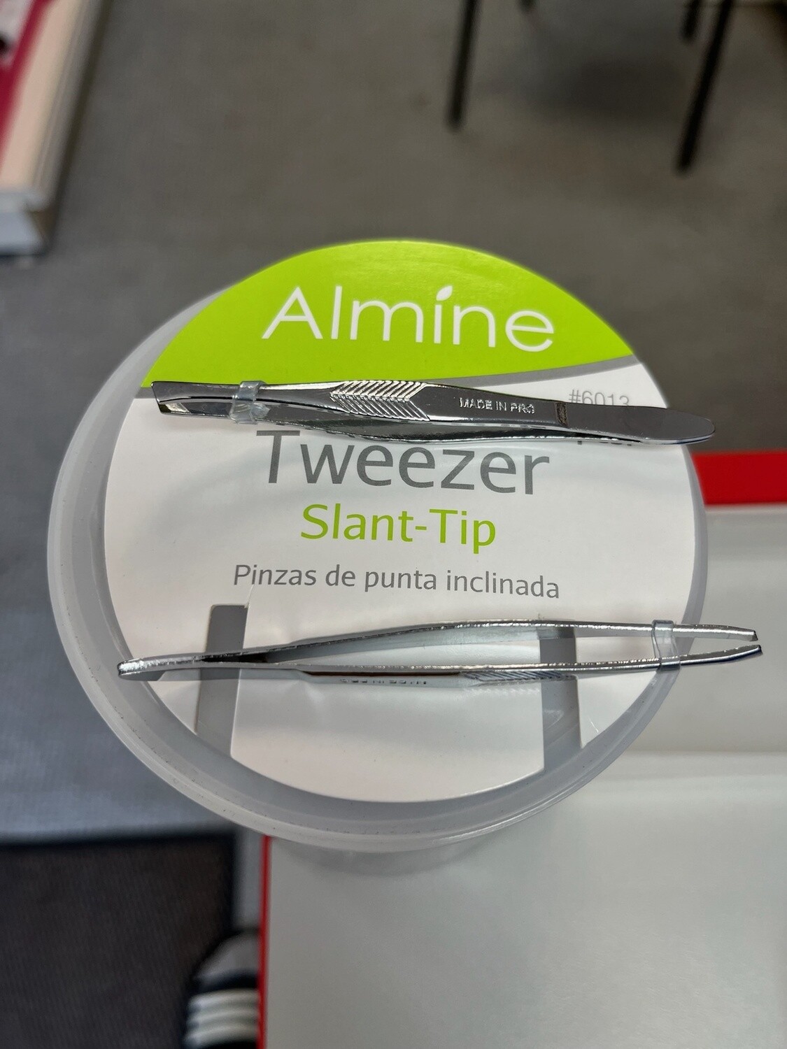 Tweezers