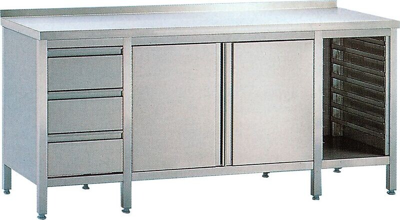 TABLE-ARMOIRE AVEC COFFRE, TIROIRS SUR LA HAUTEUR ET PLATEAUX