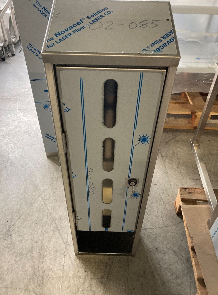 DISTRIBUTEUR 280 X 190 X 980mm
