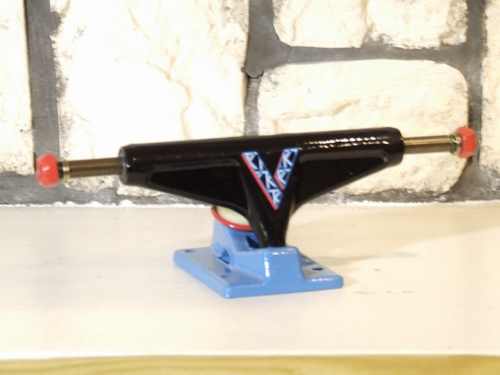Venture Trucks Black &amp; Blue