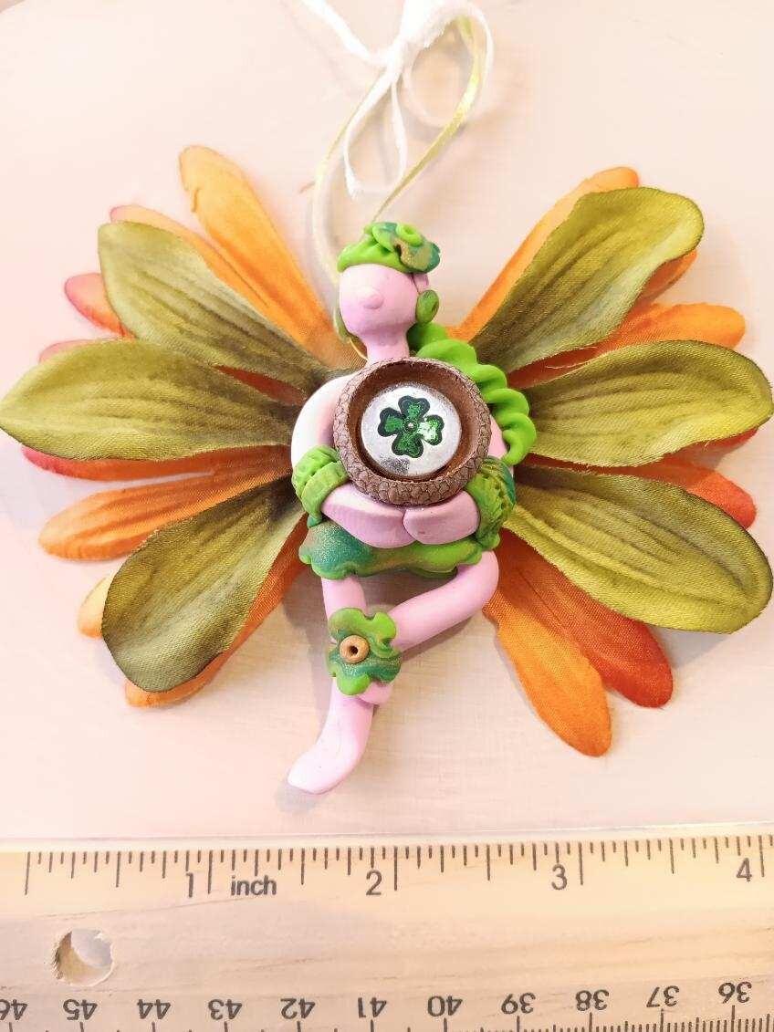 Small Autumnal Clover Fairie 02