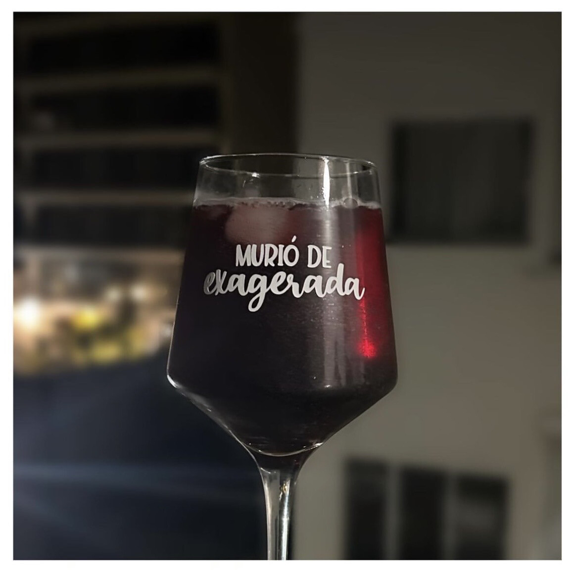Murió de exagerada