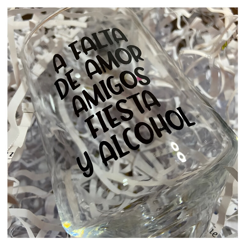 A falta de amor amigos, fiesta y alcohol