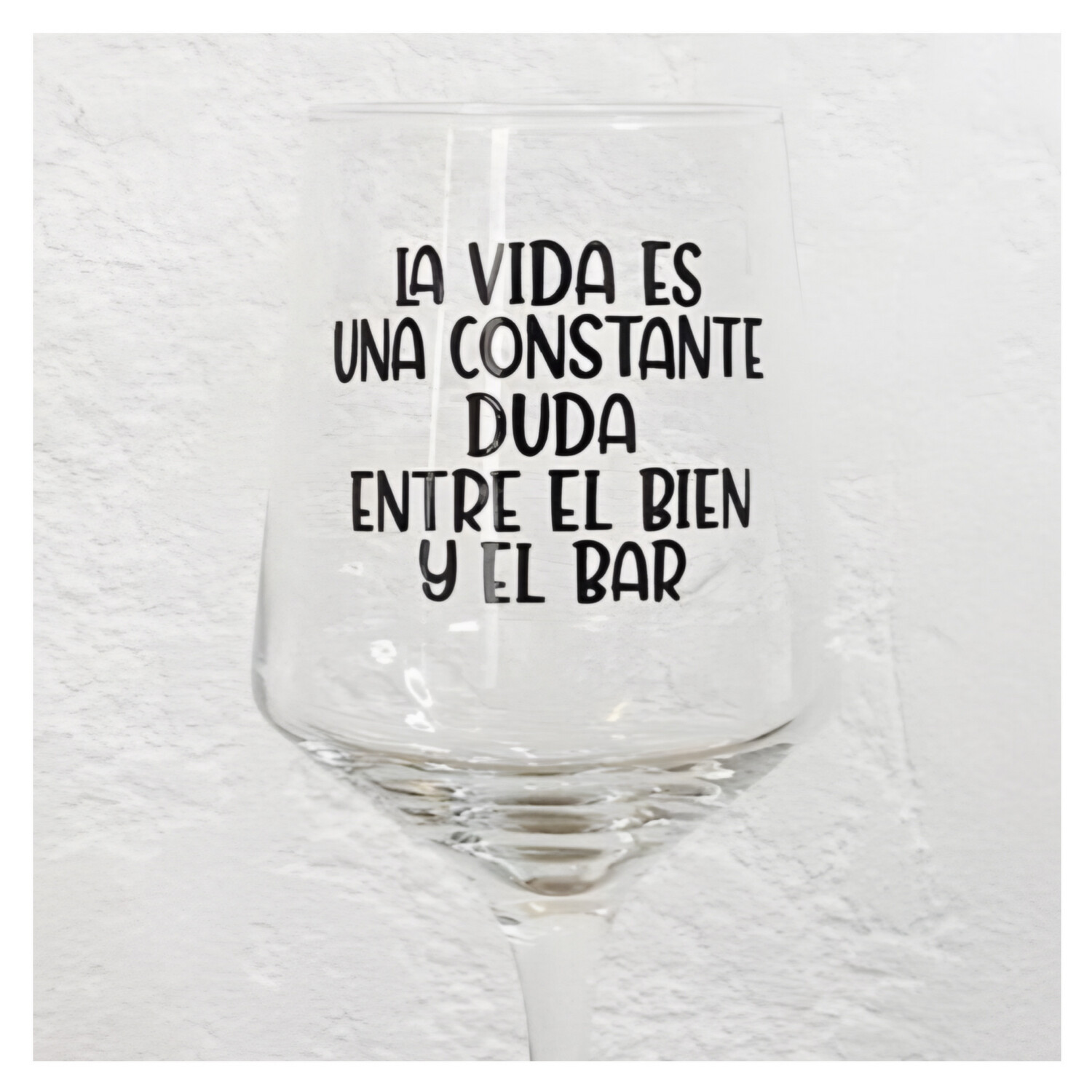 La vida es una constante duda entre el bien y el bar