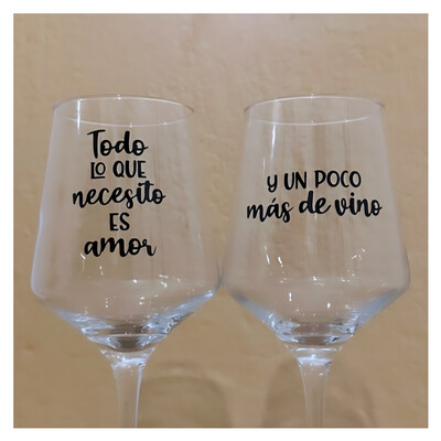 Set Todo lo que necesito es amor y un poco más de vino