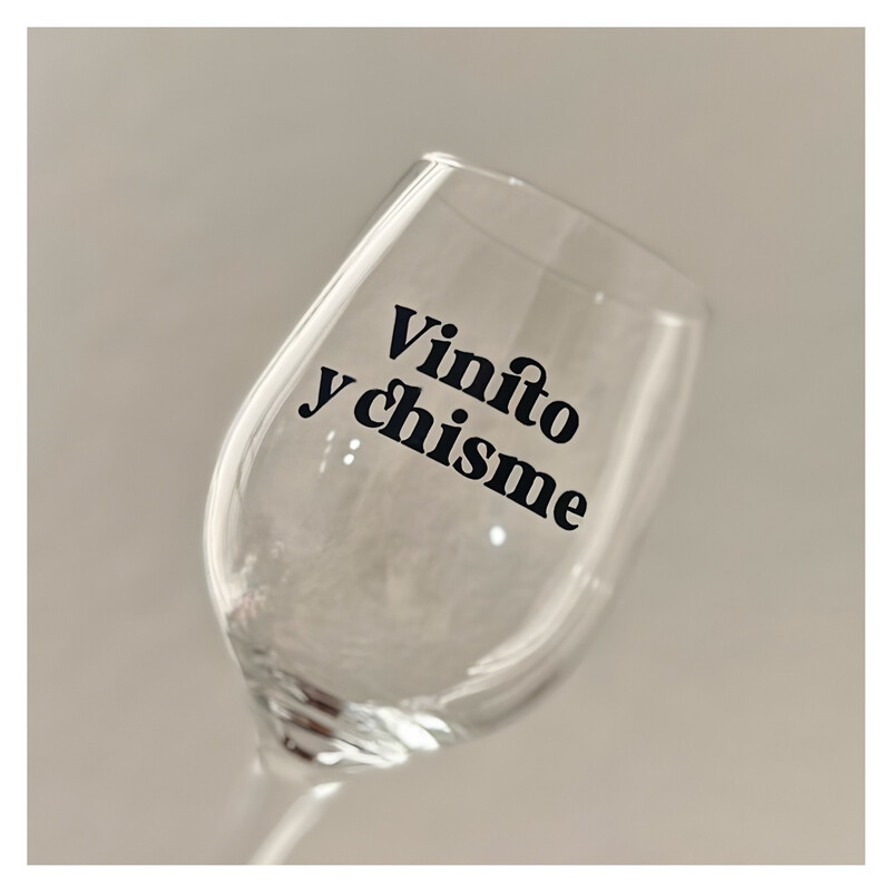 Vinito y chisme