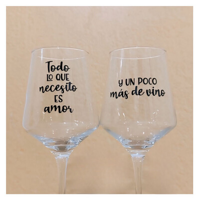 Todo lo que necesito es amor y un poco más de vino
