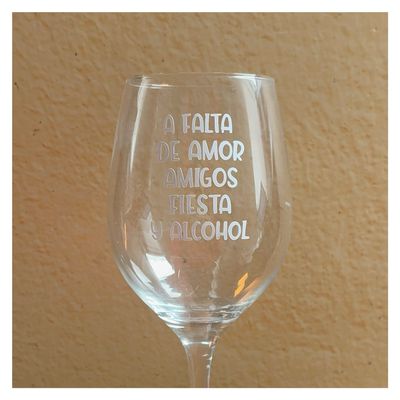 A falta de amor amigos, fiesta y alcohol