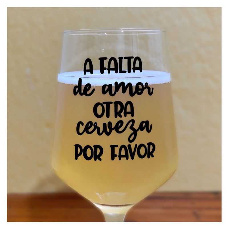 A falta de amor, otra cerveza por favor