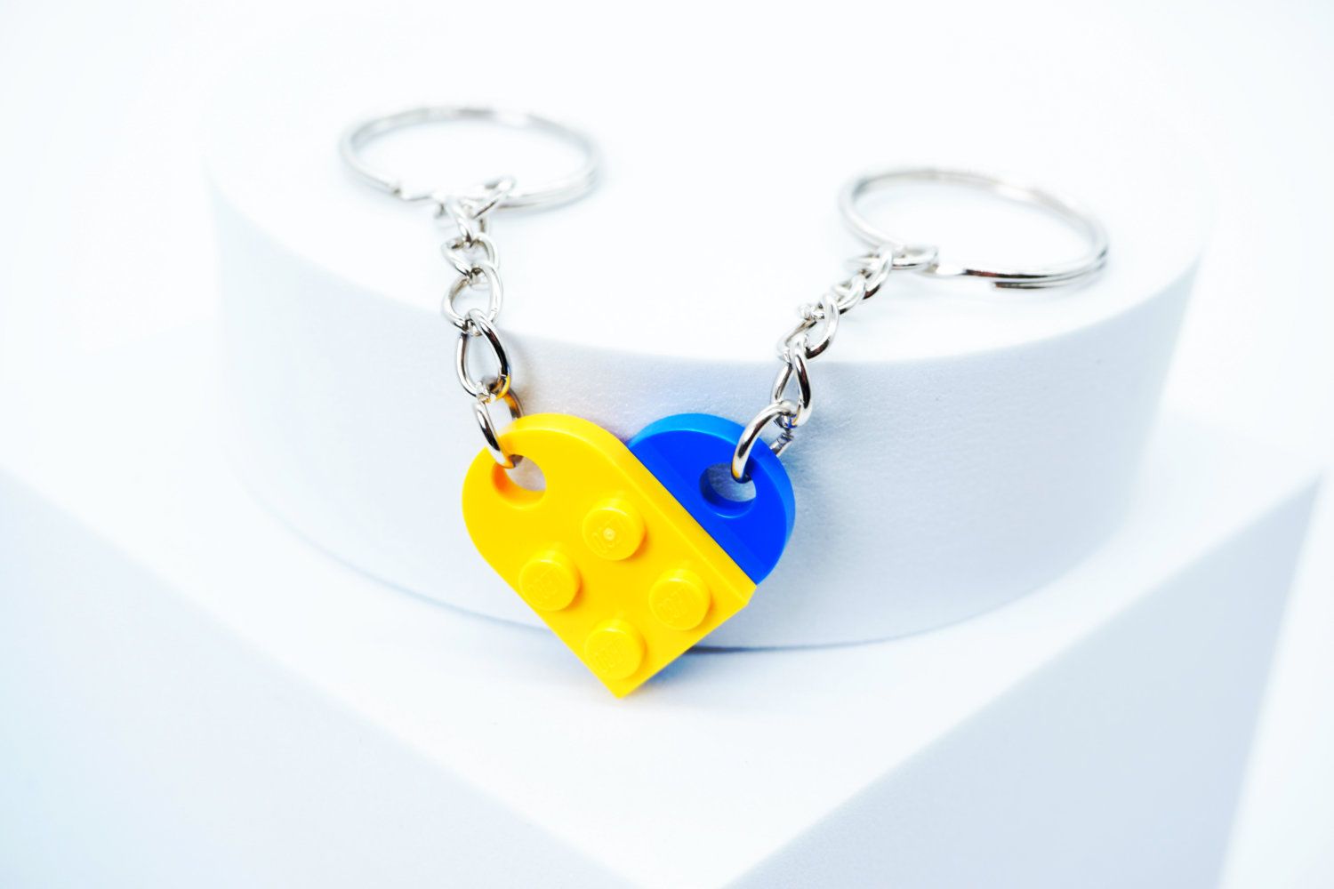 Herz Schlüsselanhänger gefertigt aus LEGO® Steinen - Handmade - Bi-Color Gelb und Blau, Pride Accessoire