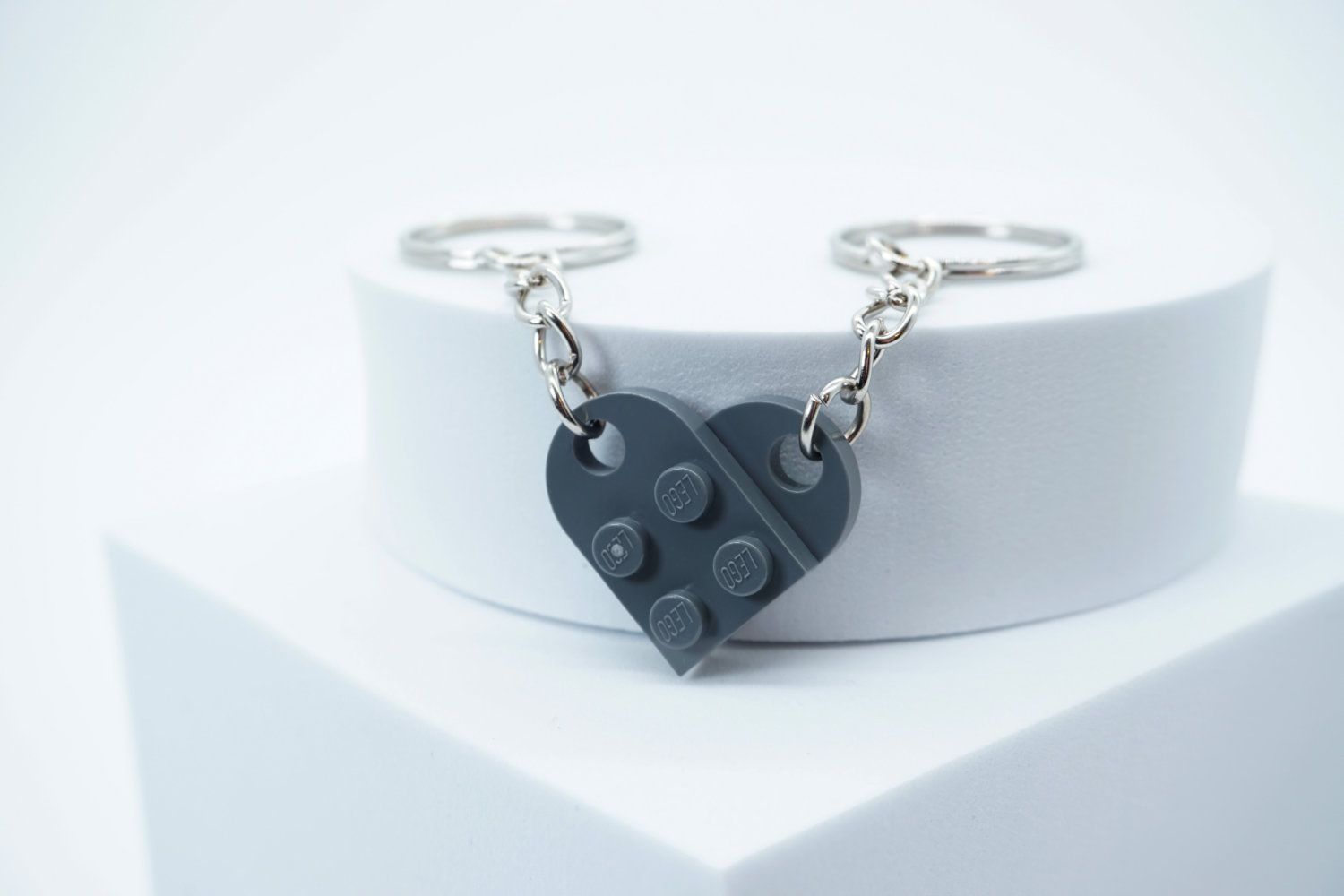 Schlüsselanhänger - Herz gefertigt aus LEGO® Steinen - Handmade - Dark Stone Grey - Pride Accessoire