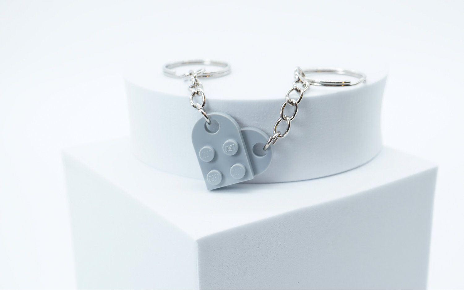 Schlüsselanhänger - Herz gefertigt aus LEGO® Steinen - Handmade - Medium Stone Grey - Pride Accessoire