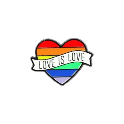 Herz Love is Love Pride Pin - 30x25mm Emaille, Brüniertes Metall, Pride Accessoire im Pride Shop Deutschland. Bild 1
