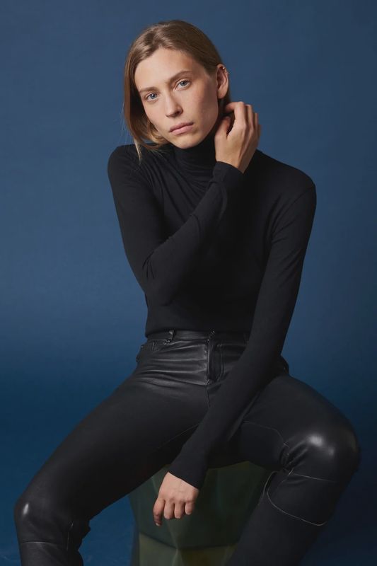 MAJESTIC FILATURES Soft Touch Turtleneck M001FTS011