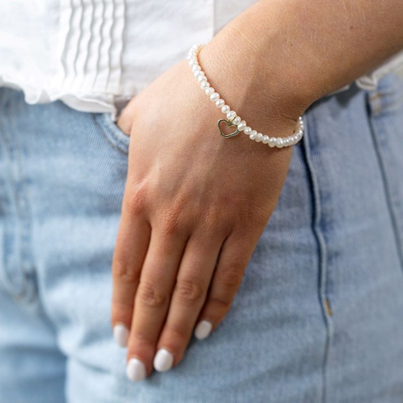Amore pearl bracelet with heart charm