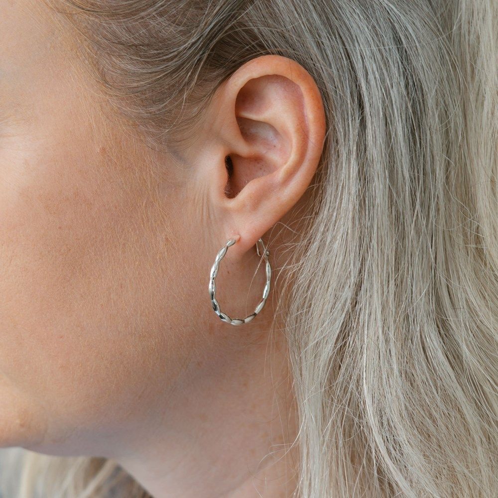 GLEE JEWELRY Effortless hoop earrings