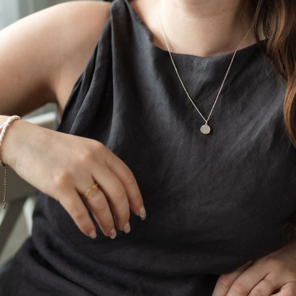 GLEE Alluring Mother-of-Pearl Necklace