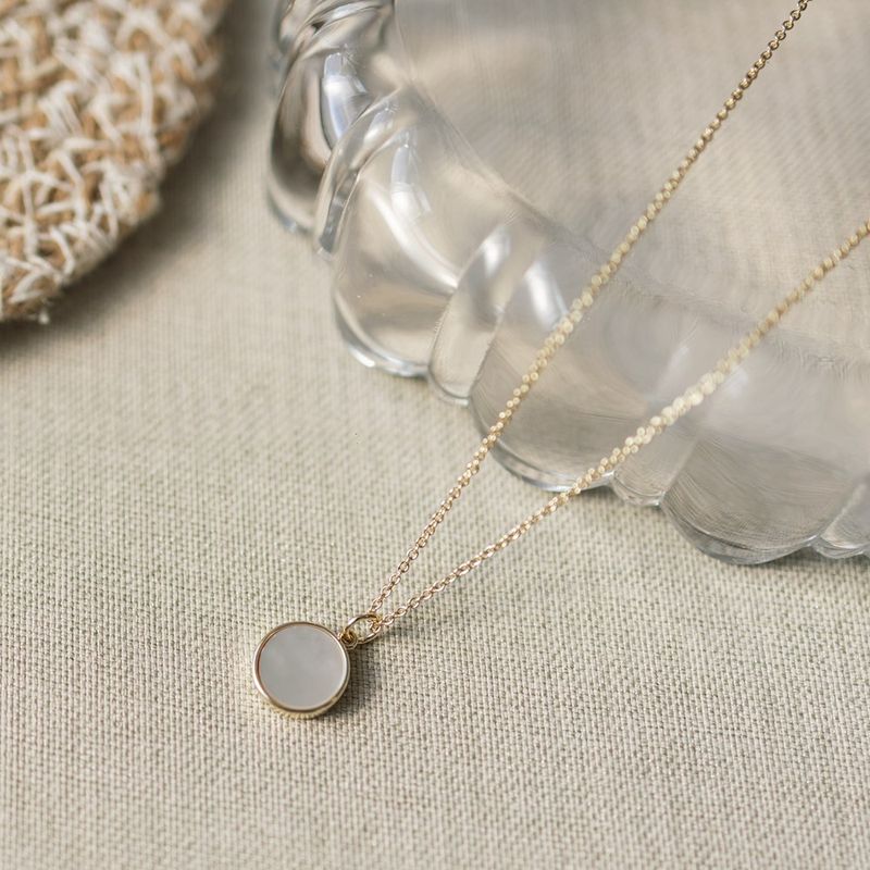GLEE Alluring Mother-of-Pearl Necklace