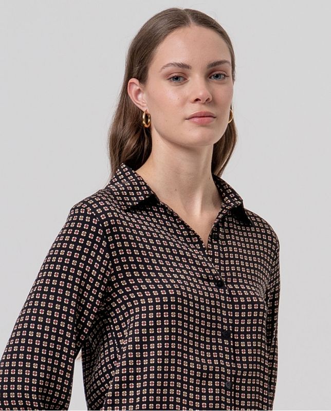 SURKANA Loose shirt with foulard-style print Black 566SAVI124
