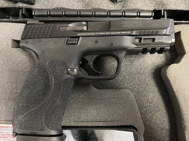 Smith and Wesson M&amp;P9 M2.0, 17+1