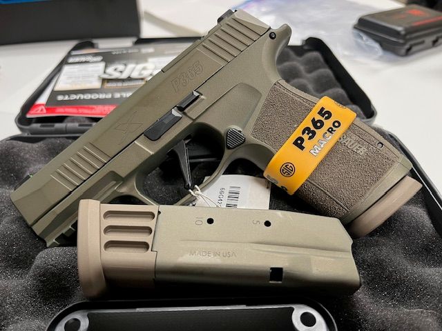 Sig Sauer P365 X-Macro, &quot;Master Chief&quot; Edition, 10+1