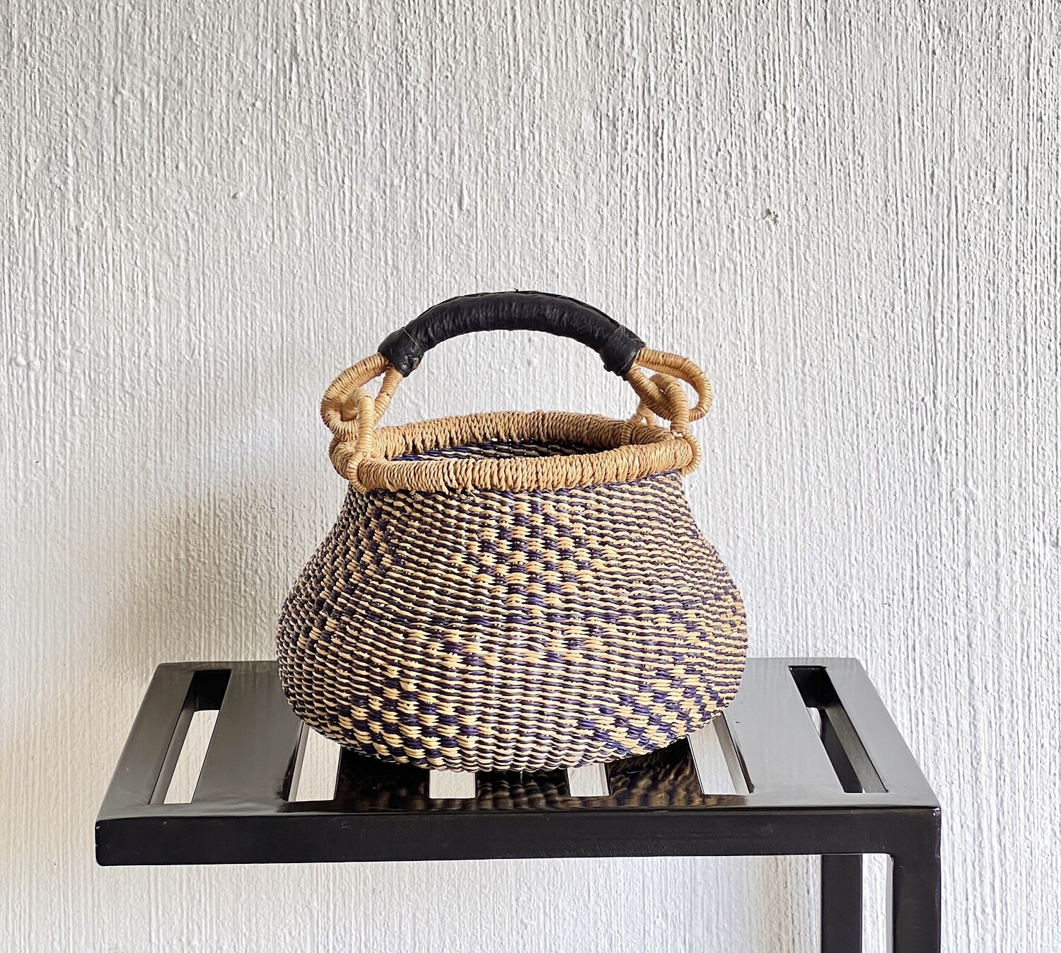 Bolga Pot Basket - Natural &amp; Black