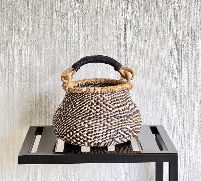 Bolga Pot Basket - Natural &amp; Black