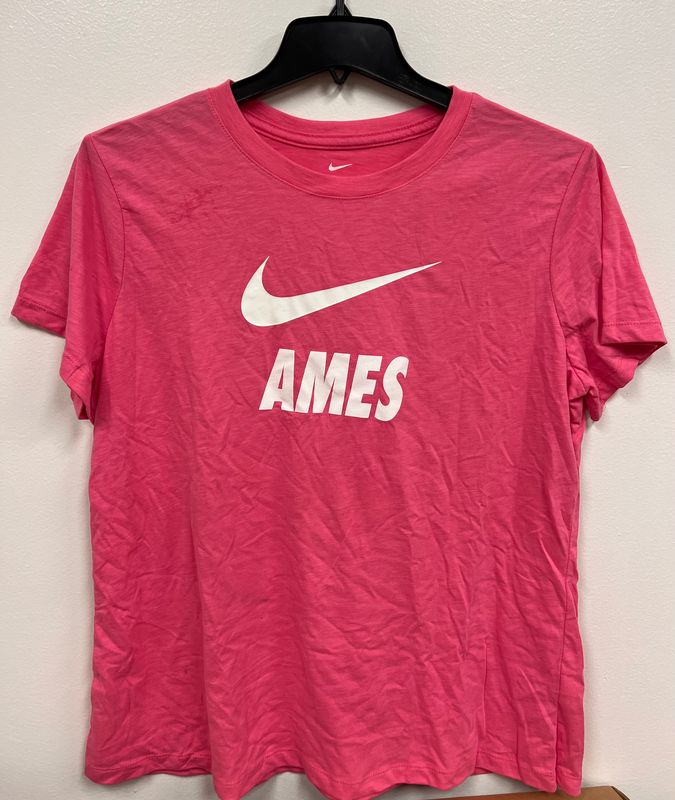 Nike pink and white shirt hotsell
