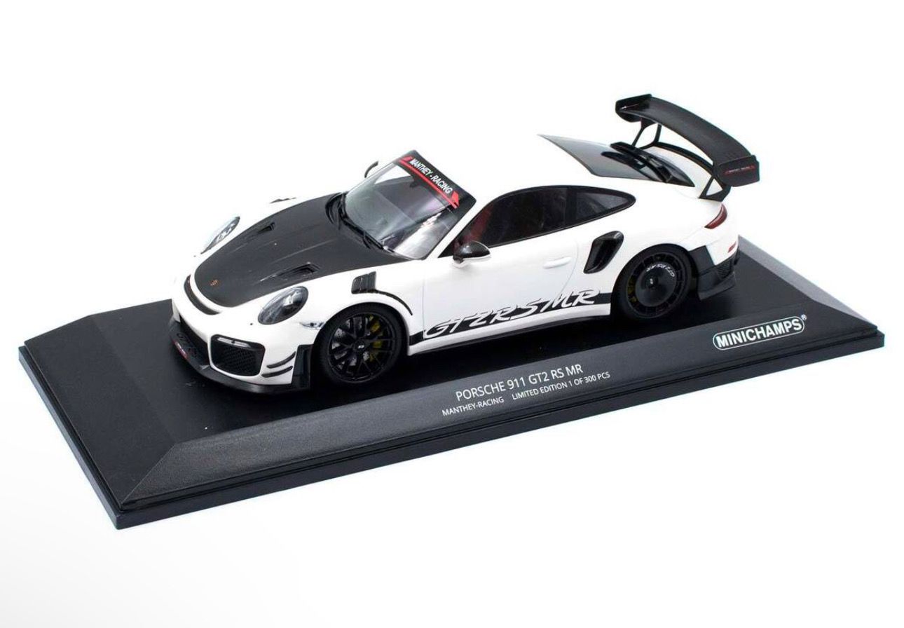 Porsche 911 (991.2) GT2 RS MR Manthey Racing white / black 1:18 Minichamps