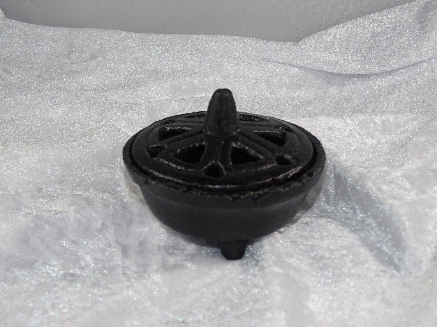 Cauldron dish with lid