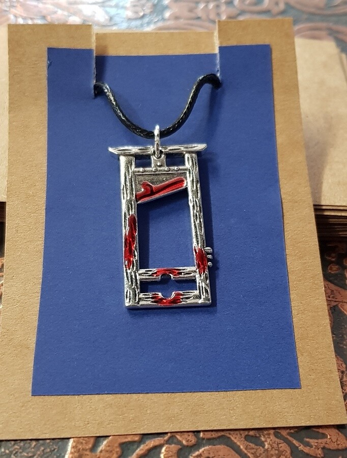 Pendant  - Guillotine
