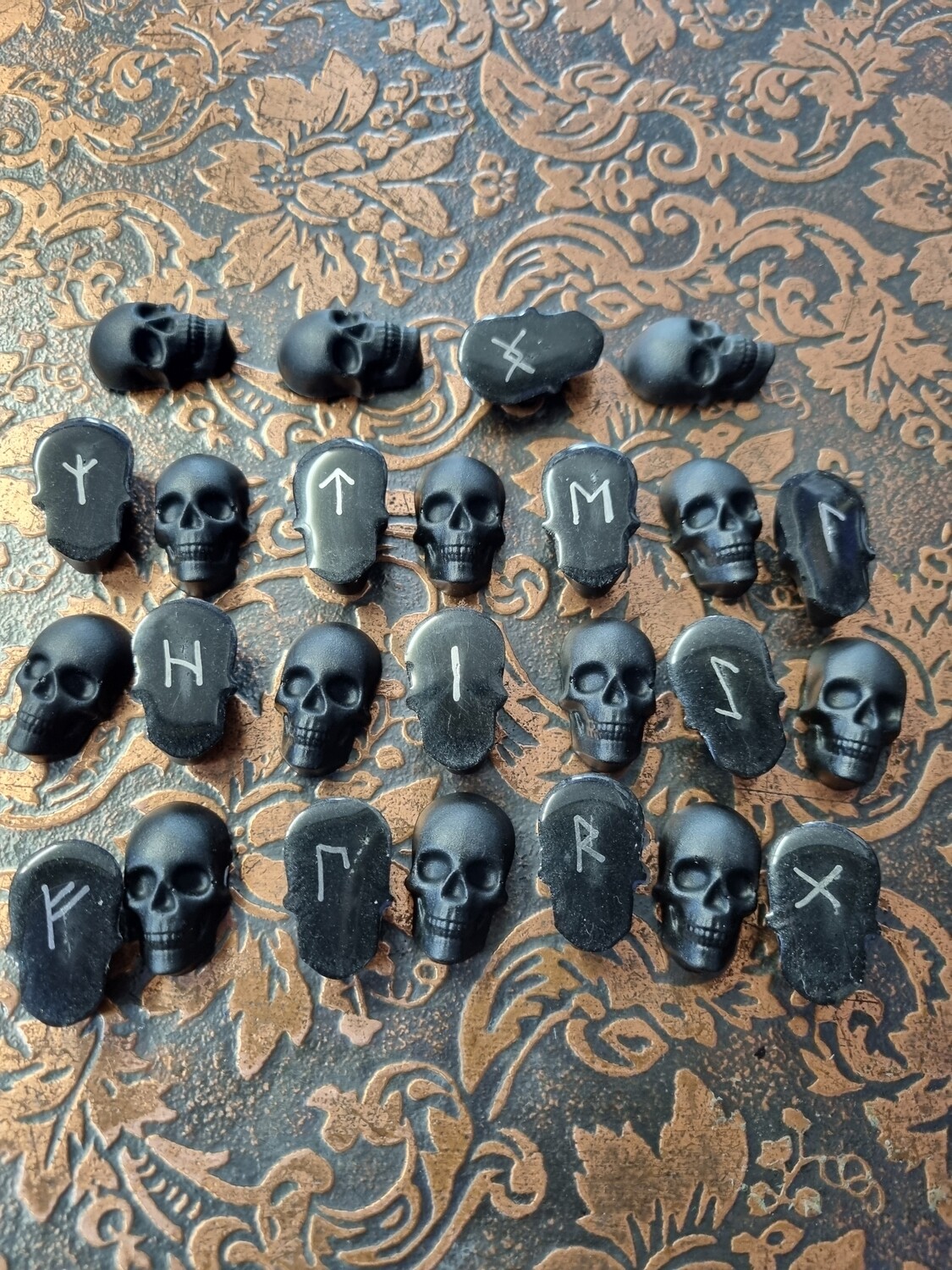 Elder Futhark Rune set - Skulls