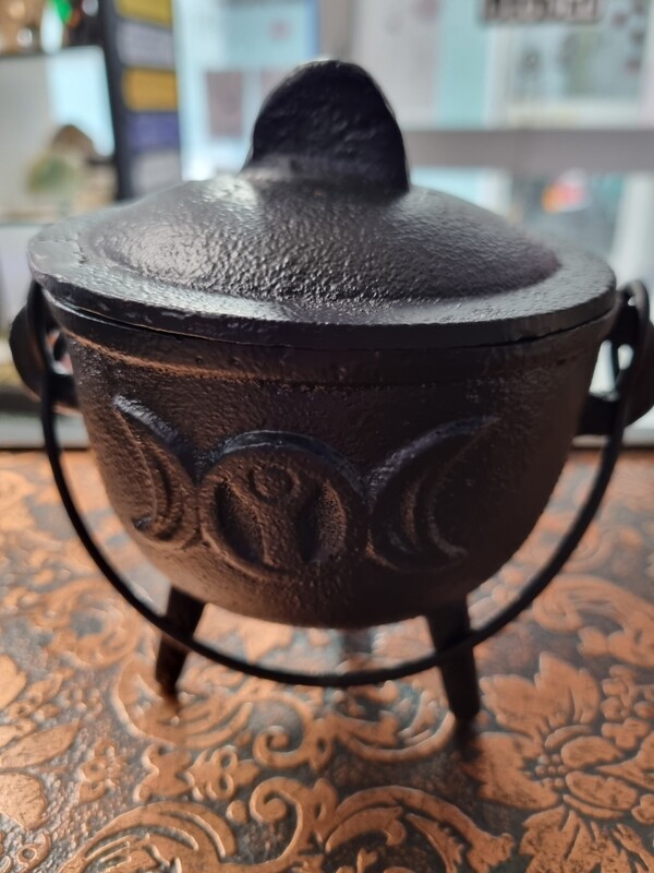 Cauldron - Cast Iron with Triple Moon