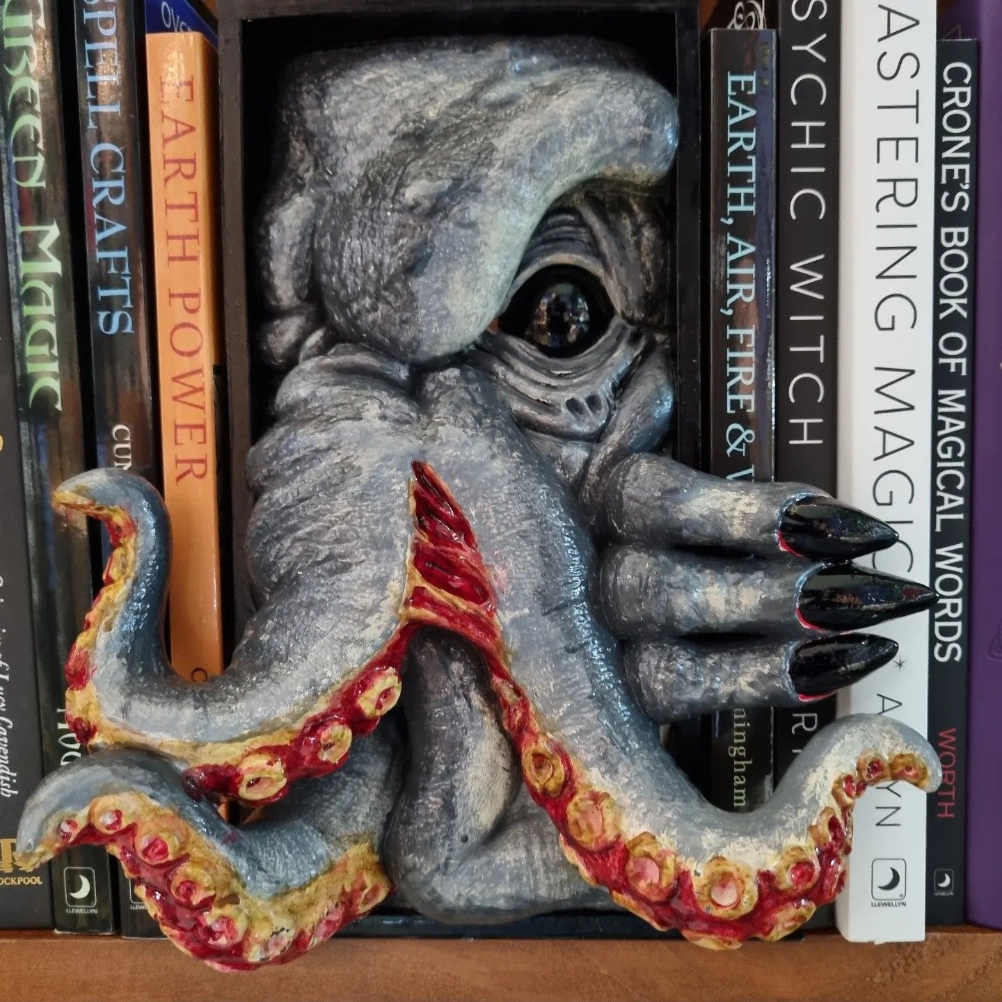 Book nook - Cthulhu