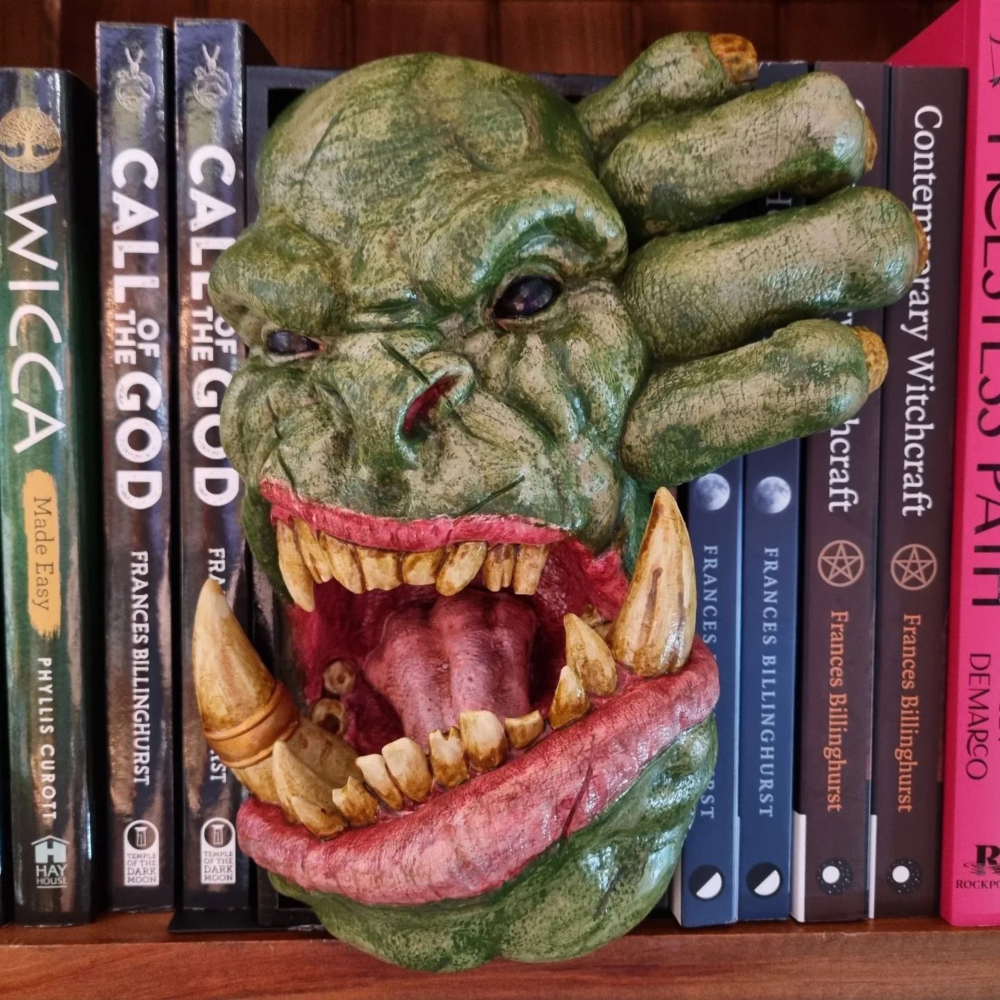 Book nook - Orc