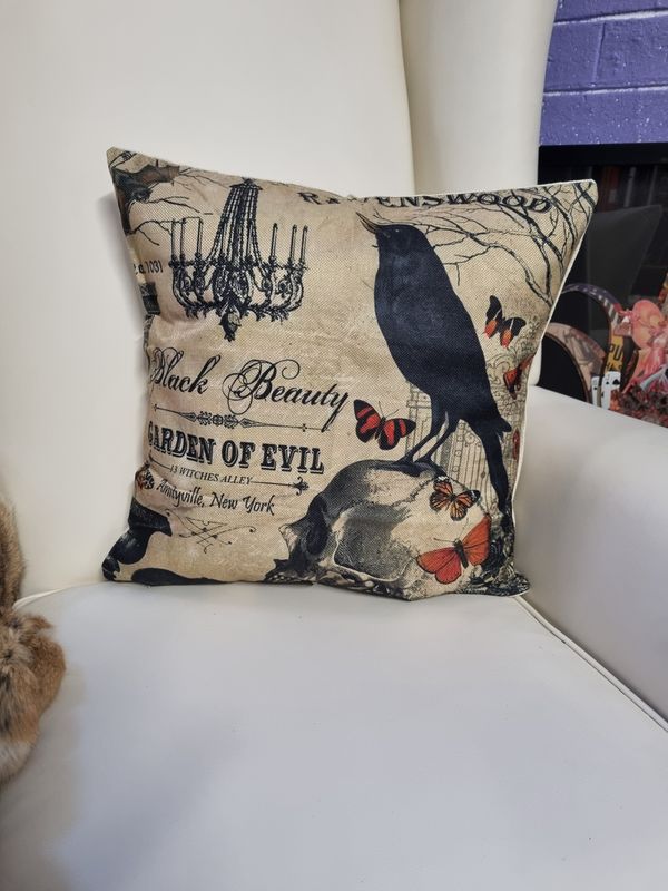 Vintage Gothic Inspired (1)