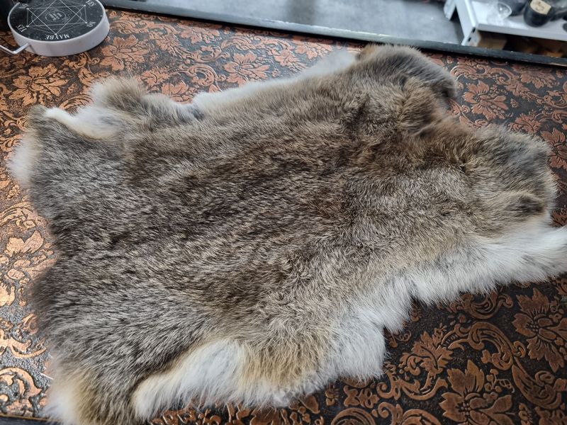 Rabbit Pelt - Brown