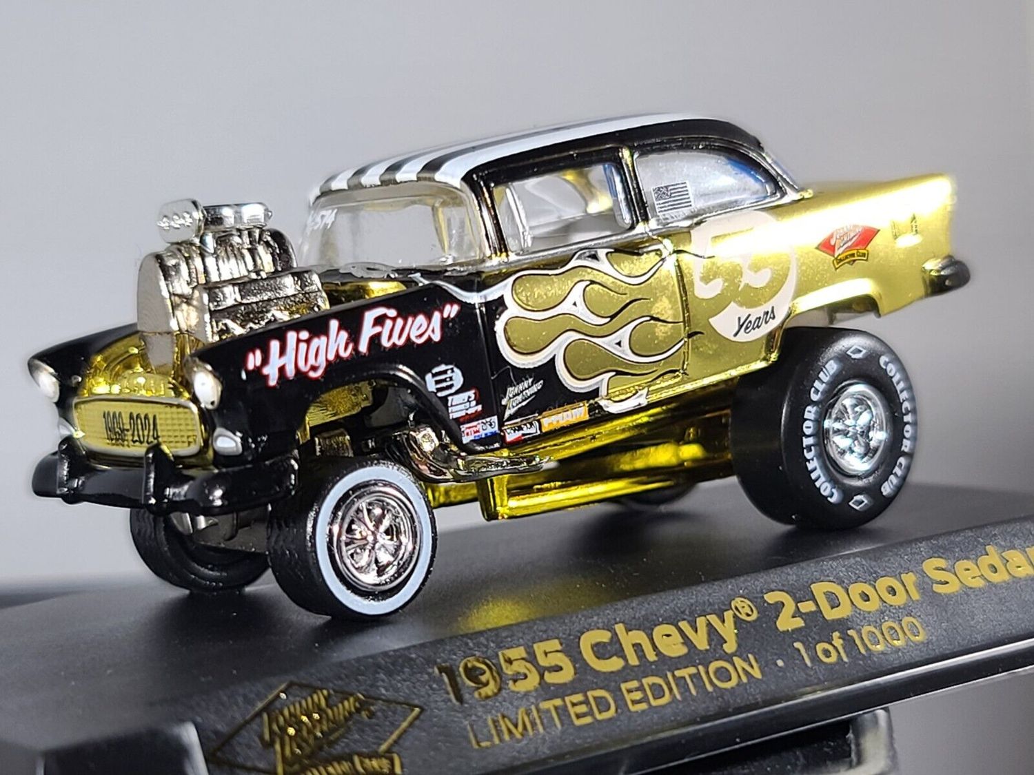 JOHNNY LIGHTNING ZINGER 1955 CHEVY 2-DOOR SEDAN LIMITED EDITION 1 of 1000