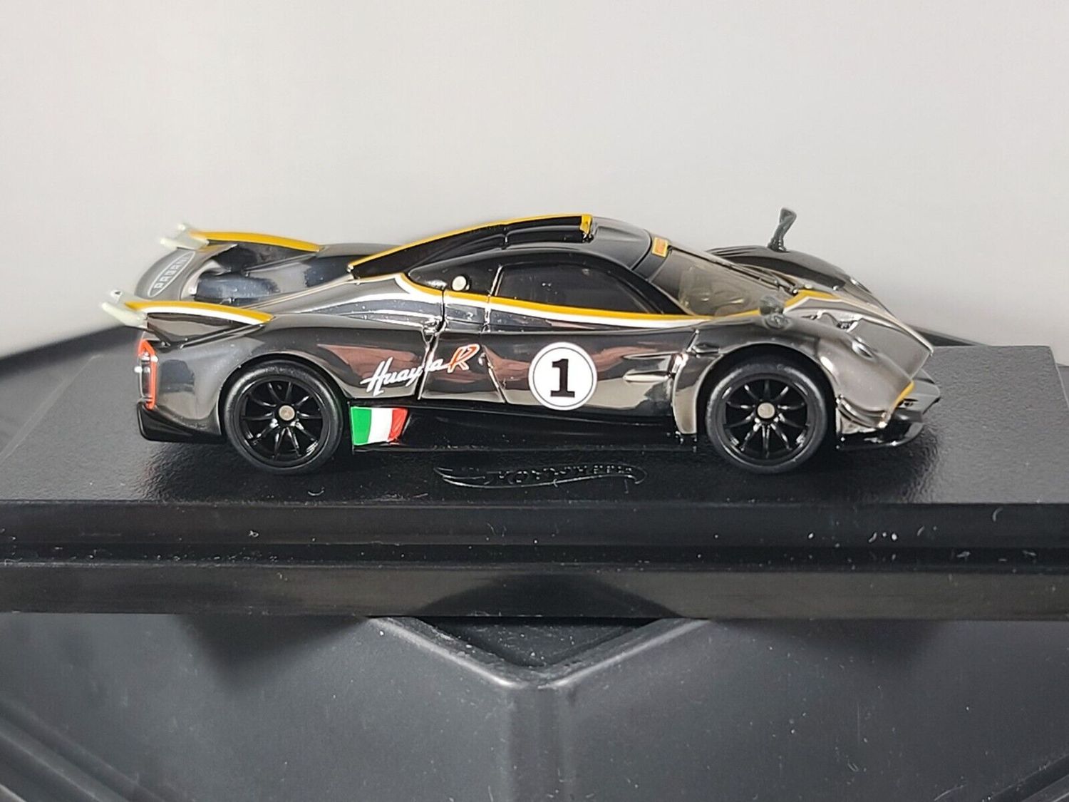 2024 RLC EXCLUSIVE PAGANI HUAYRA R