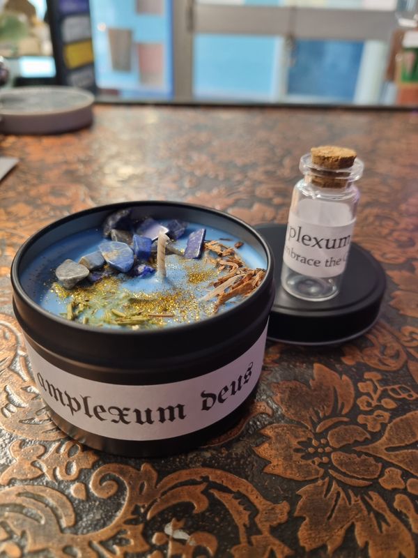 Intention Candle - "amplexum deus" Embrace the Gods"