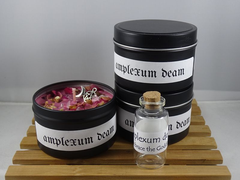 Intention Candle - "amplexum deam" Embrace the Goddess