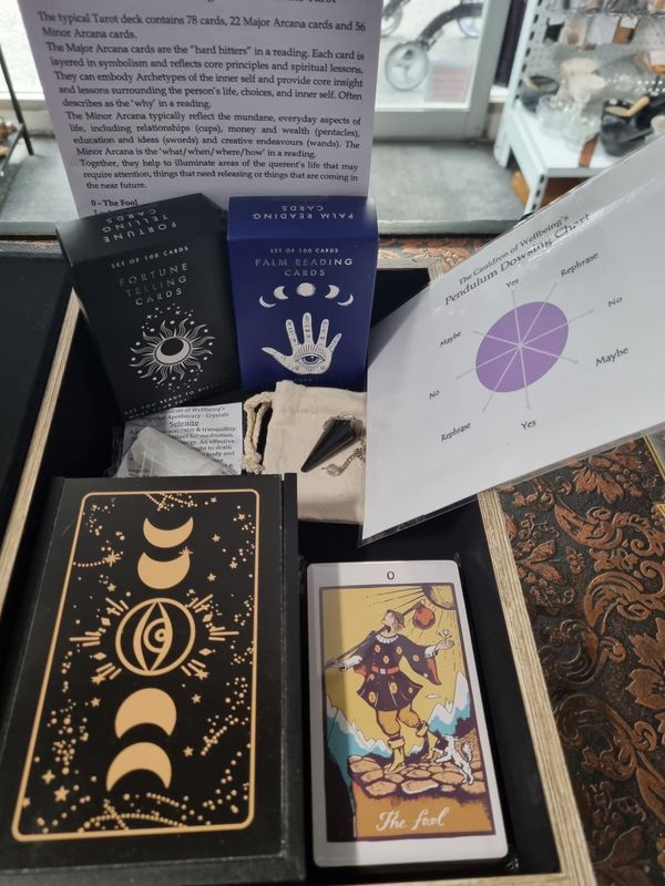 Deluxe Divination Box