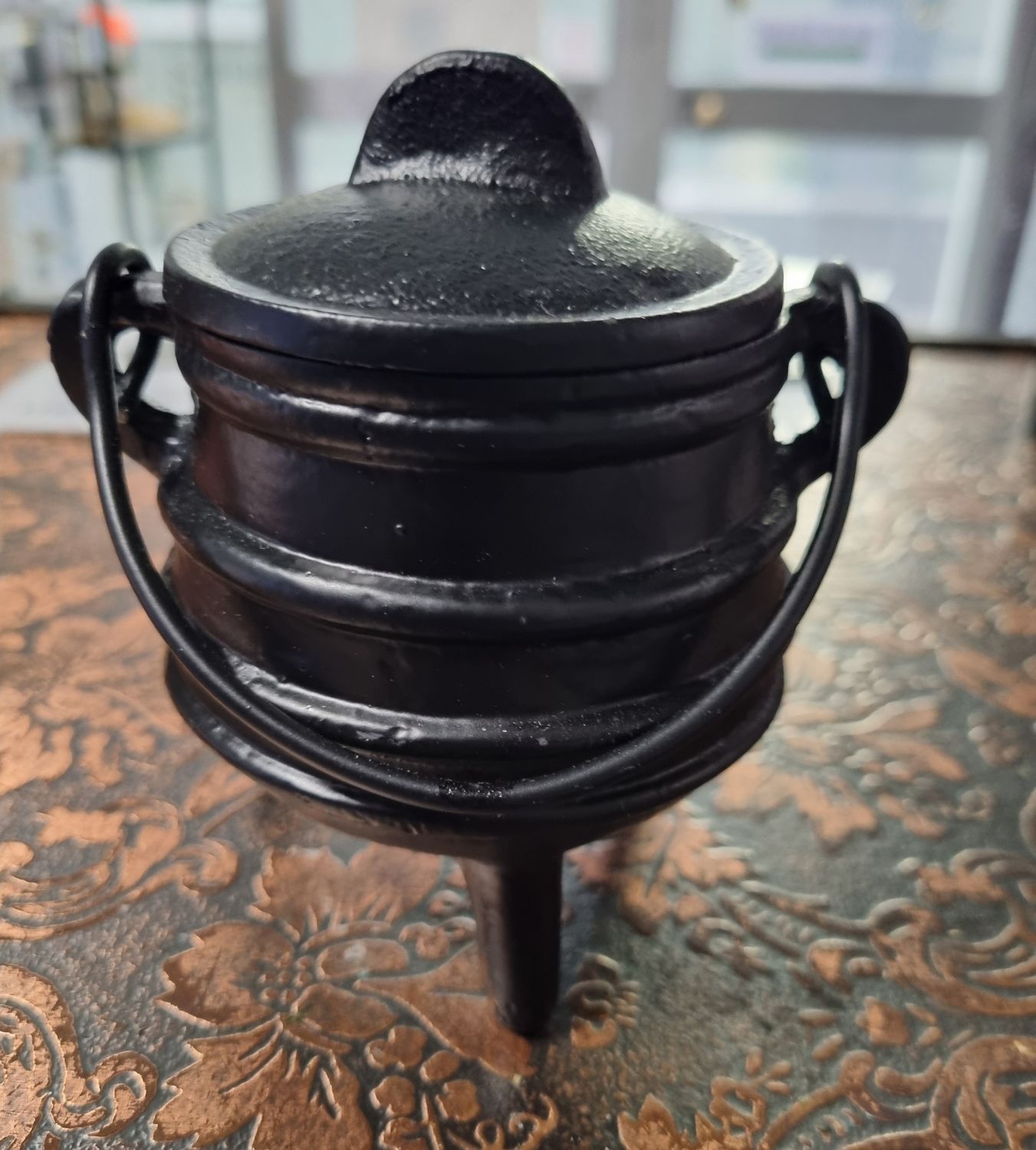 Cast Iron Cauldron (Striped)