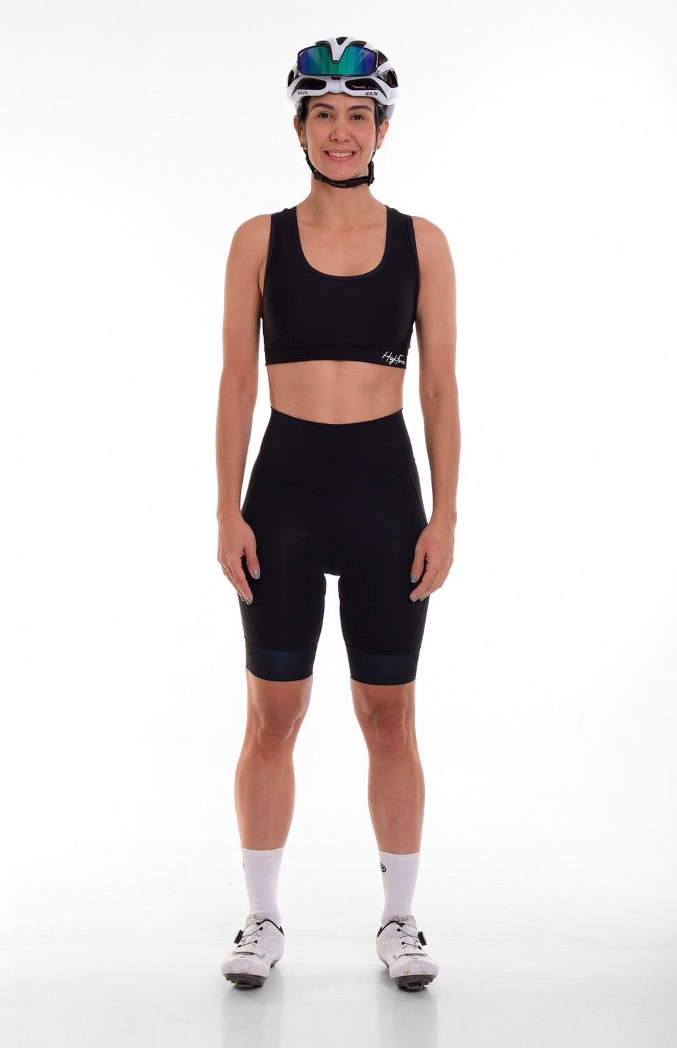 Top deportivo con ajuste preciso para mejorar la comodidad y el movimiento. Desarrollado en tejido de rápido secado, elongación para mayor comodidad y soporte y tecnología antimicrobial. 
 30000 
 765474163,574087863,573463925