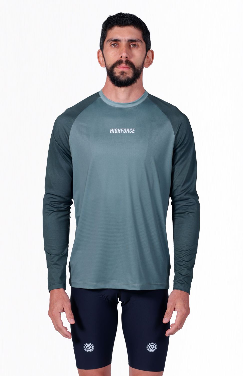 Nuestra línea de enduro es perfecta para los aventureros que en cada descenso ven un desafio, su fit es perfecto para rodar con libertad, elaborado en tejido microperforado para regular la temperatura corporal y distribuir de manera uniforme la humedad en la prenda, tecnología de rápido secado y protección UV, manga larga para proteger los brazos del sol.
Delantero,mangas,espalda
https://static.wixstatic.com/media/02498f_6e3602c88c154ccab4b259cd6fad1163~mv2.jpg